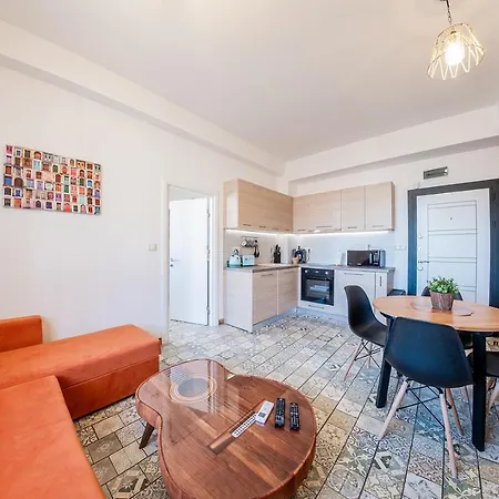 Vintage Life Apartment